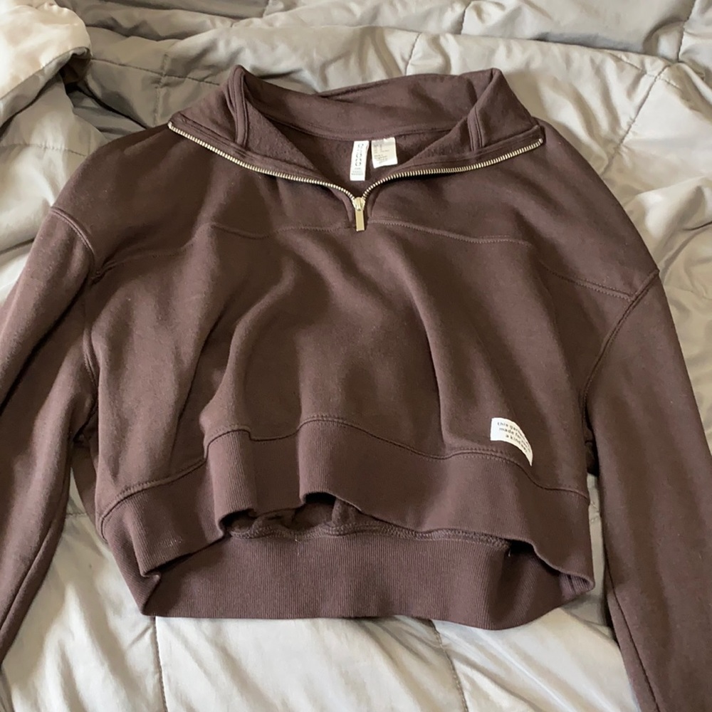 H&M half zip crop top